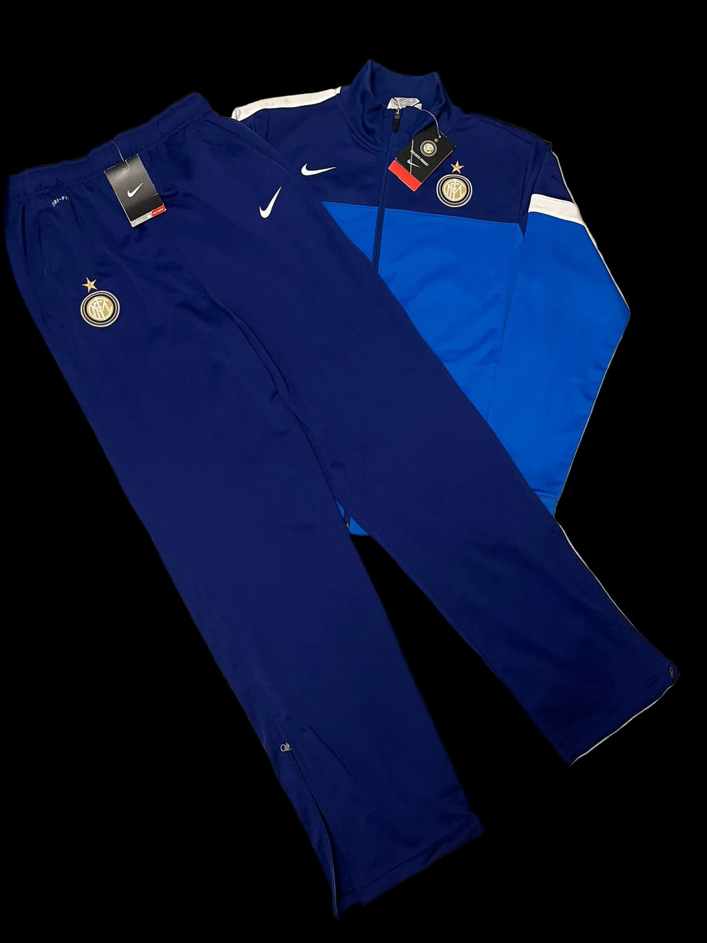 Nike (M)