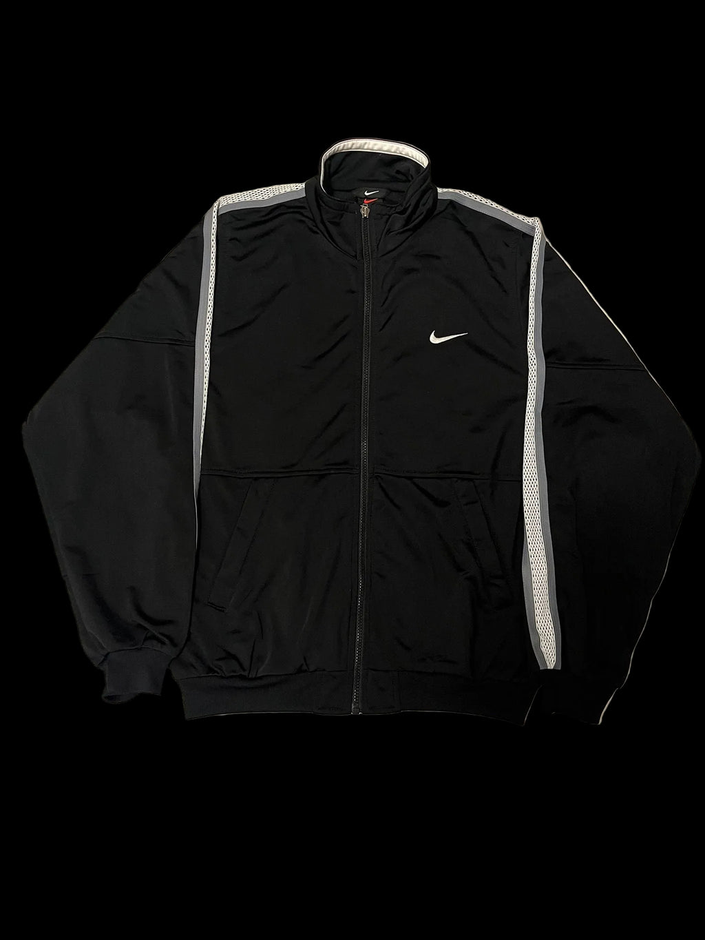 Nike (M)