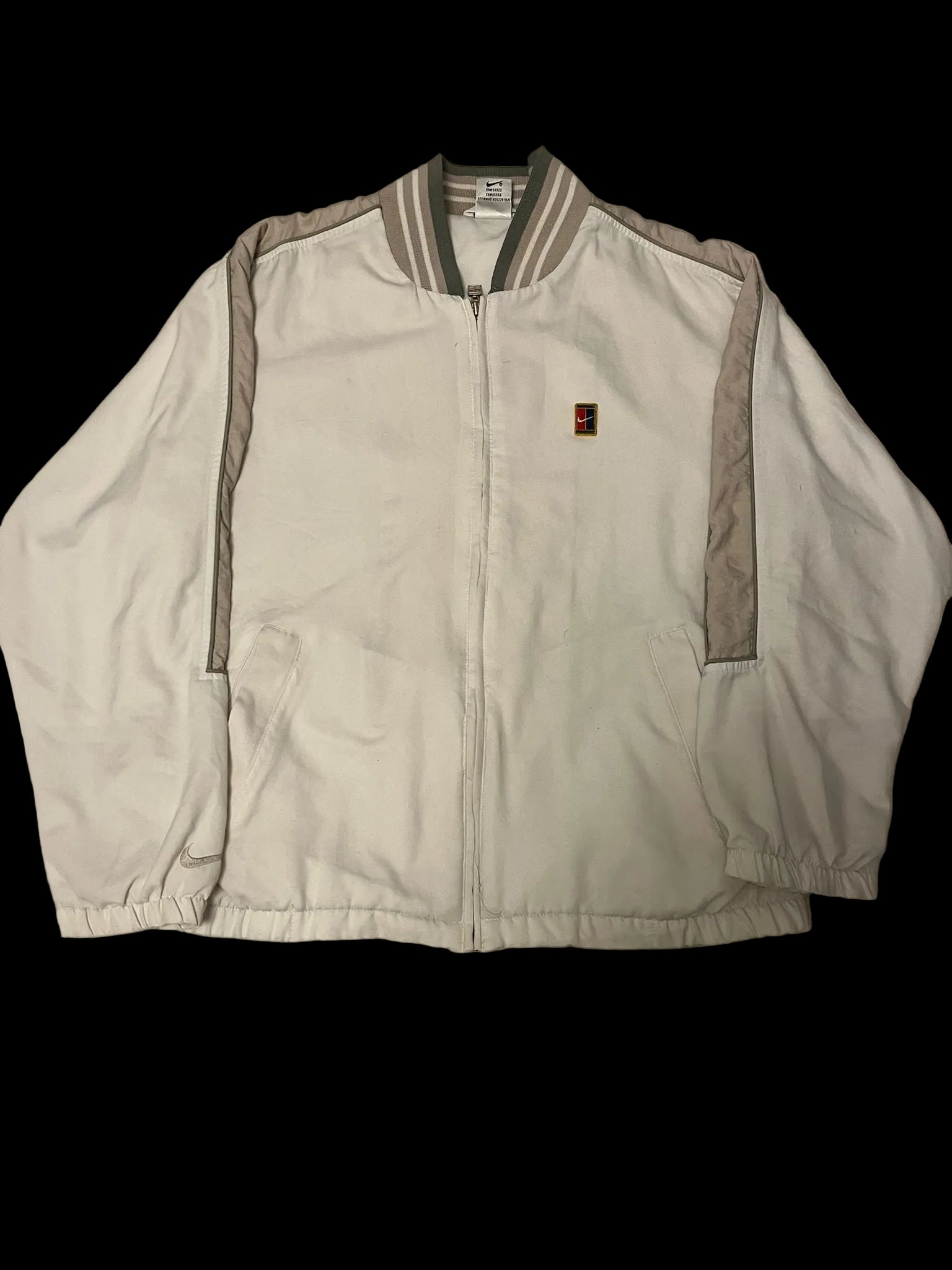 Nike (M)